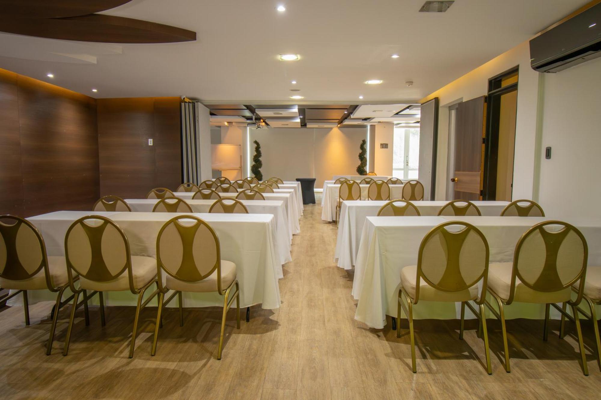 San Simon Hotel Pereira By Soratama Extérieur photo Meeting room