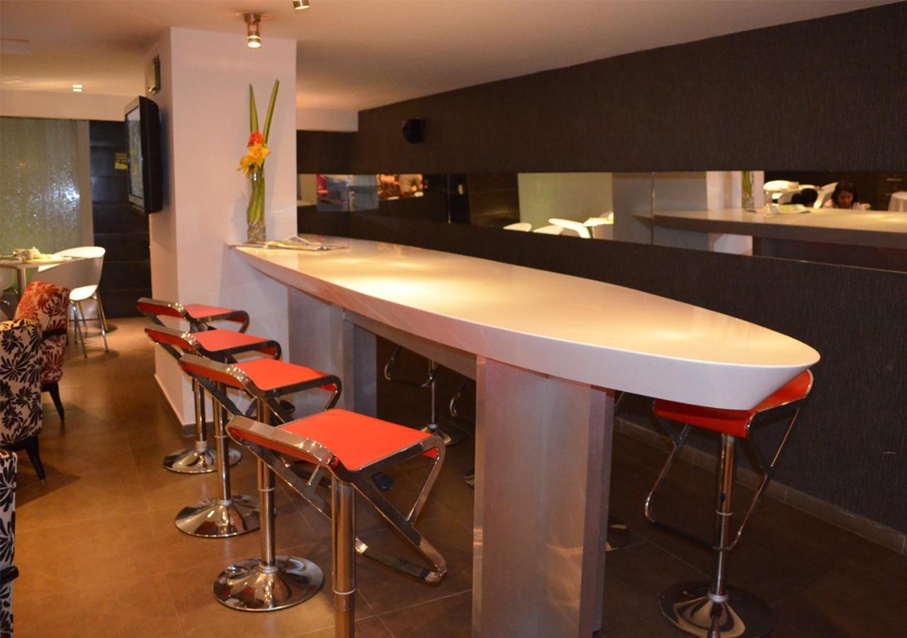 San Simon Hotel Pereira By Soratama Extérieur photo A bar